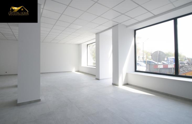 Lokal z witrynami 87m2 przy centrum