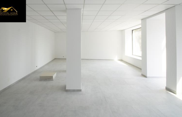 Lokal z witrynami 87m2 przy centrum