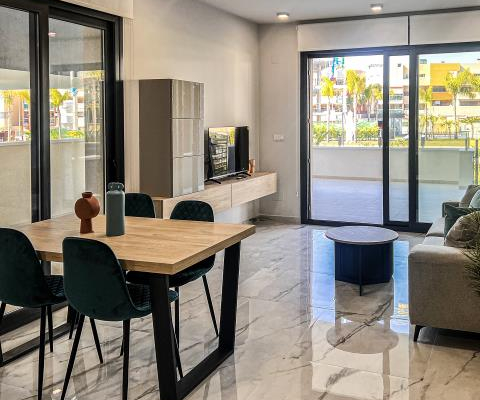 WYPOSAŻONY APARTAMENT W SERCU PLAYA FLAMENCA