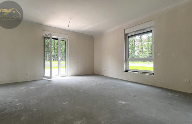 100m2 / ogródek / nowy budynek