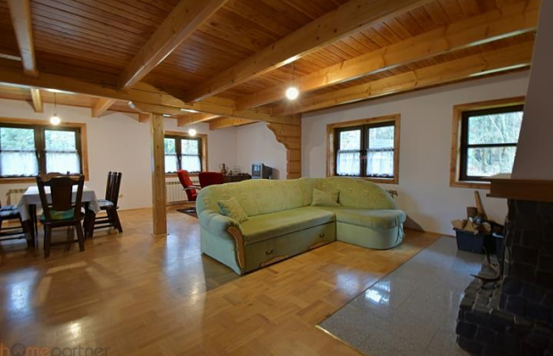 Piękny dom z bali przy lesie, w górach, dz.5799 m2