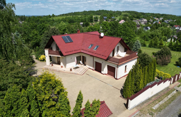 Dom wolnostojący z dużą działką – Bęczarka, 260m²
