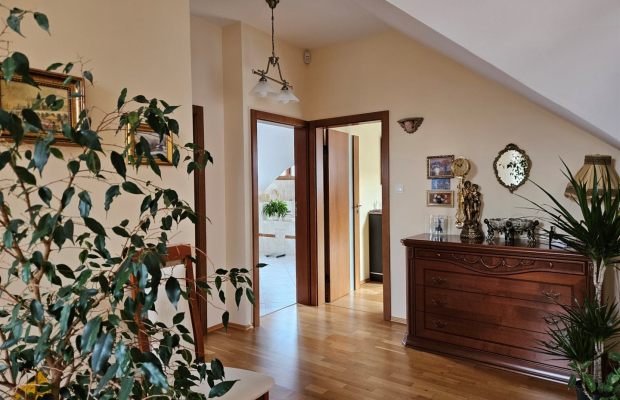 Dom wolnostojący z dużą działką – Bęczarka, 260m²