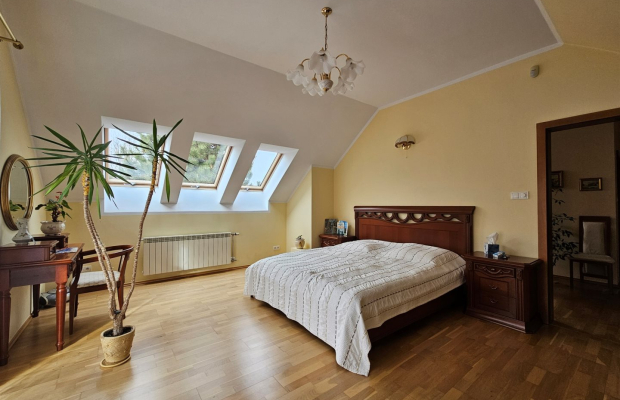 Dom wolnostojący z dużą działką – Bęczarka, 260m²