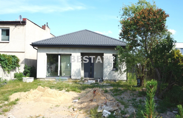 Parterowy dom w stanie deweloperskim