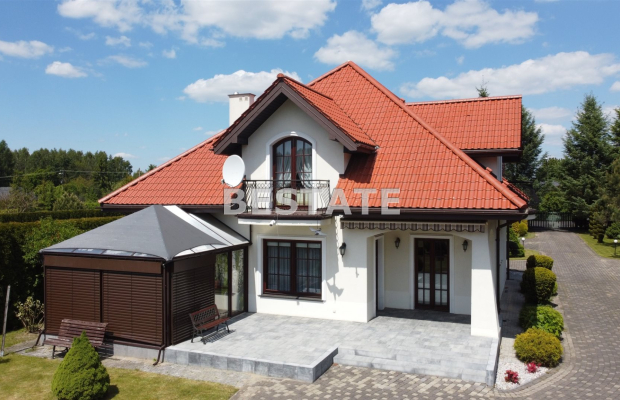 2 domy, bud gosp, garaże, działka 1,3 ha,staw 