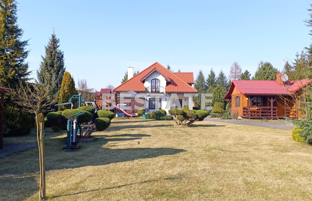 2 domy, bud gosp, garaże, działka 1,3 ha,staw 