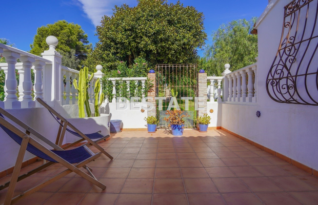 Mały domek z basenem, Alicante, Hiszpania
