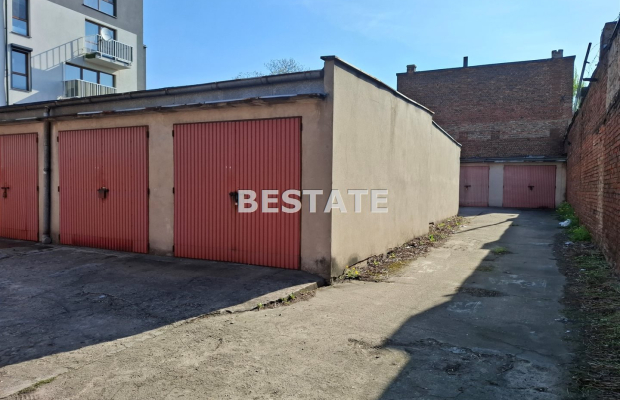 Garaż 19 m.kw w centrum miasta 