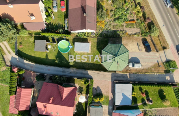 Do sprzedania pawilon handlowo-usługowy położony w Tarnowie, przy ulicy Orkana, o powierzchni 60 m2. W chwili obecnej funkcjonu