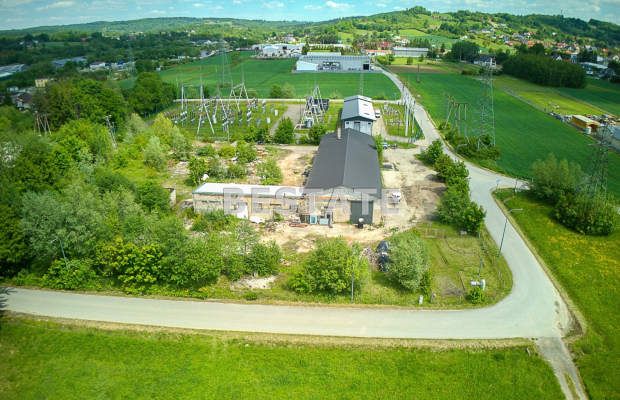 Budynek z magazynem ok. 500m2 w Tuchowie