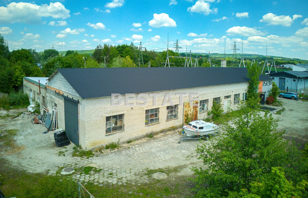 Budynek z magazynem ok. 500m2 w Tuchowie