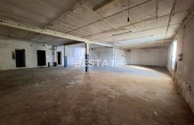 Magazyn, stolarnia w centrum miasta