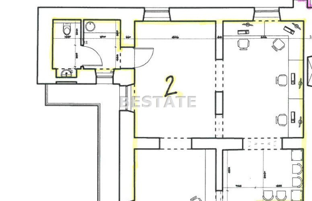 Oferujemy do wynajęcia lokal użytkowy o powierzchni 82 m2, położony na pierwszym piętrze kamienicy w ścisłym centrum Tarnowa. L