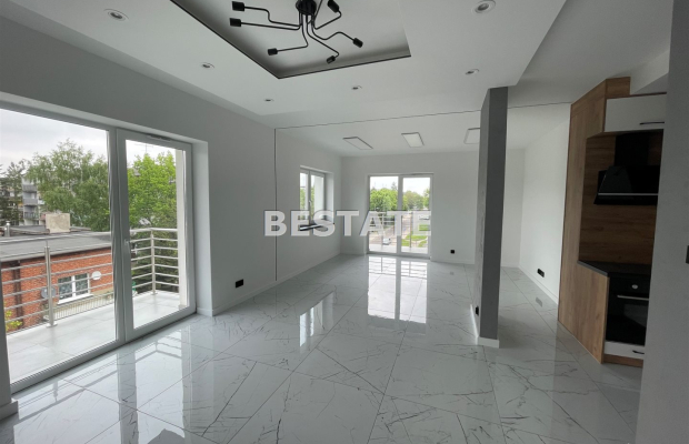 Przestronny apartament z dwoma balkonami, Bugaj