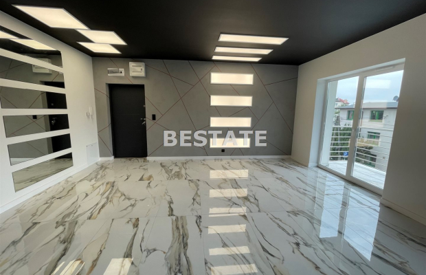 M-3 z dwoma balkonami, apartament