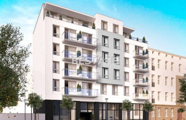 M-4 w centrum Łodzi, balkon, miejse postojowe