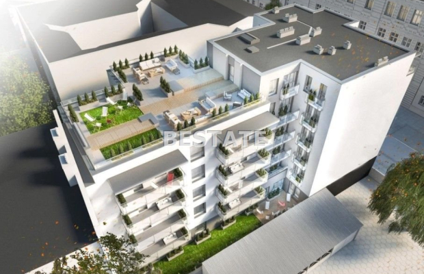 M-4 w centrum Łodzi, balkon, miejse postojowe