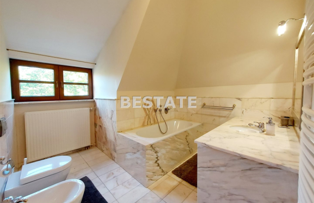 2 pokoje,82m2 w prestiżowej willi, ogród, basen
