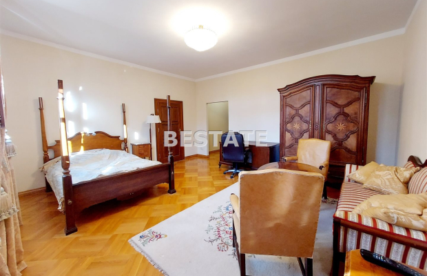 Kawalerka w prestiżowej willi z ogrodem i basenem