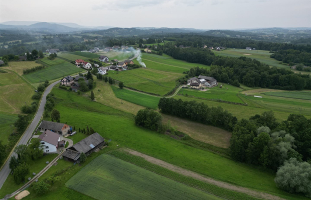 Działka mieszkaniowo-usługowa 9386 m², Wolica.