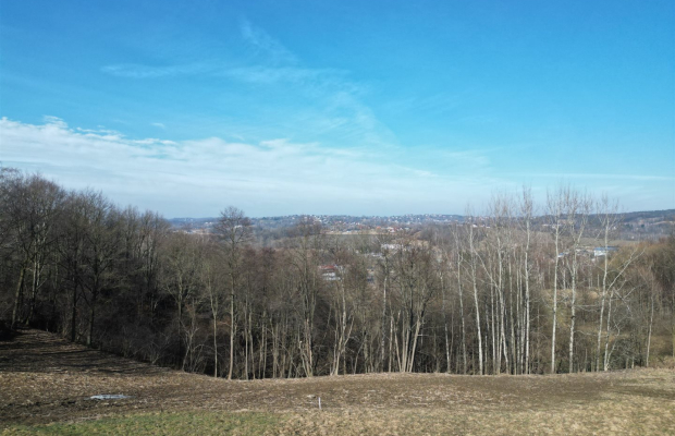 Działka budowlana 8 arów w spokojnym miejscu.
