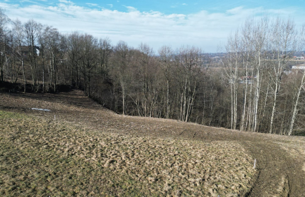 Działka 51 arów w spokojnym miejscu.
