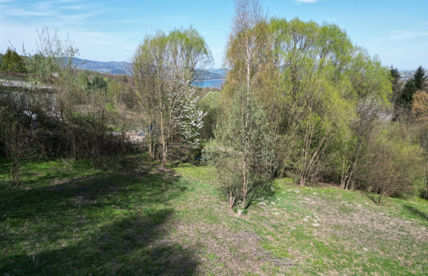 Duża działka w otoczeniu lasu, 3,5 km od jeziora