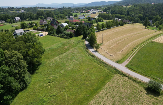 10 arowa działka 14 km od granic Krakowa