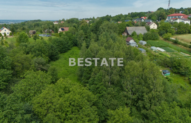 Tylko u nas !!!   Oferta na Wyłączność!  
  
Do sprzedaży działka położona w  Zawadzie  - ok. 6 km od centrum Tarnowa, o powier