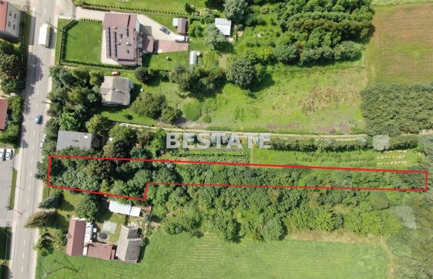 Przedmiotem sprzedaży jest działka o powierzchni 21 arów, położona w Wojniczu, z dojazdem od ulicy Krakowskiej. Nieruchomość pł