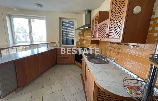 Parterowy 195 m.kw  z dużym garażem  