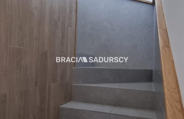 Budynek wolnostojący, 5 mieszkań, gm. Wieliczka
