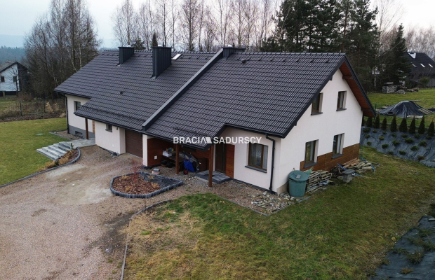 Głogoczów, pięknie położone nieruchomości, 2 domy