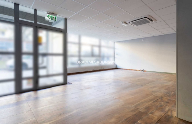 Lokal 135m2 front parter Kurdwanów