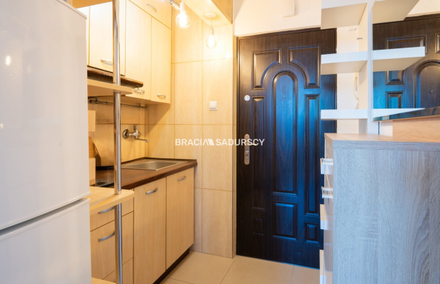 Kawalerka umeblowana 24,6 m2/Azory