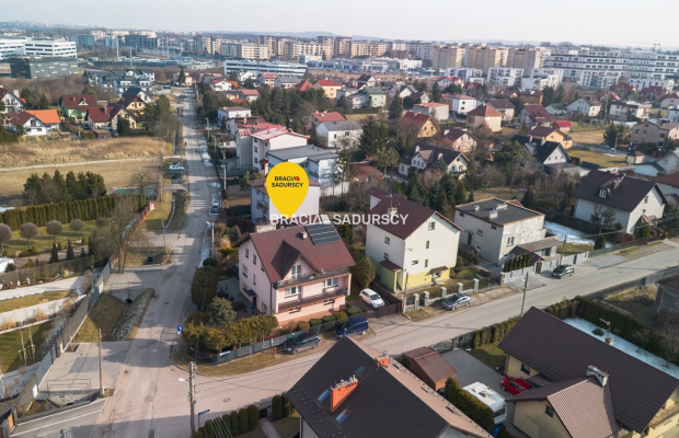 Duże mieszkanie, balkon, ogród,  blisko tramwaj