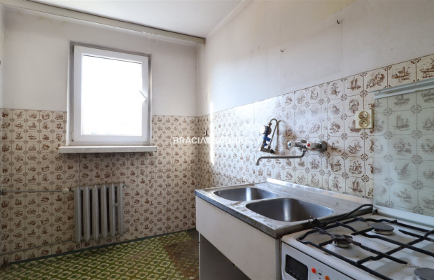 2-pokojowe mieszkanie o pow. 38,6 m 2  na osiedlu Bohaterów Września obok parku       

           Oferujemy n     a sprzedaż p