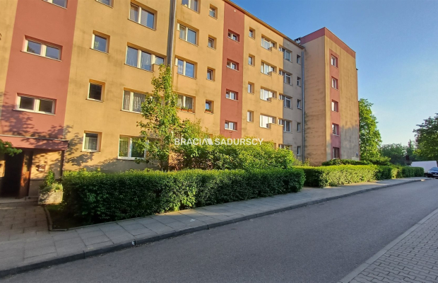 2-pokojowe mieszkanie o pow. 38,6 m 2  na osiedlu Bohaterów Września obok parku       

           Oferujemy n     a sprzedaż p