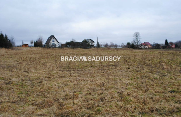 Działka zagrodowa w Głogoczowie.