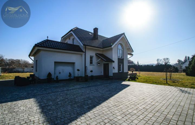 Urokliwy dom wolnostojący w miejscowości Krzyżowa
