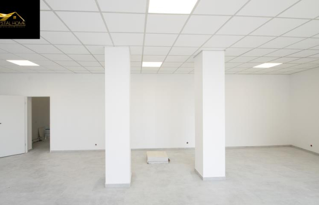 Lokal z witrynami 87m2 przy centrum