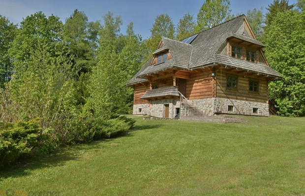 Piękny dom z bali przy lesie, w górach, dz.5799 m2