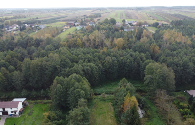 Działka 1441 m2 prze drodze 747 w Lipie Miklas.