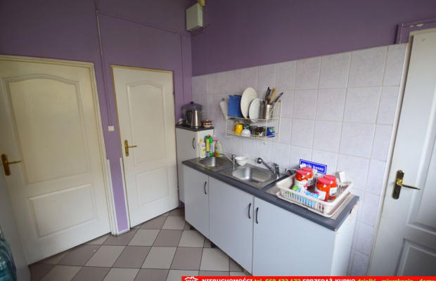 Lokal handlowo-usługowy w świetnej lokalizacji.