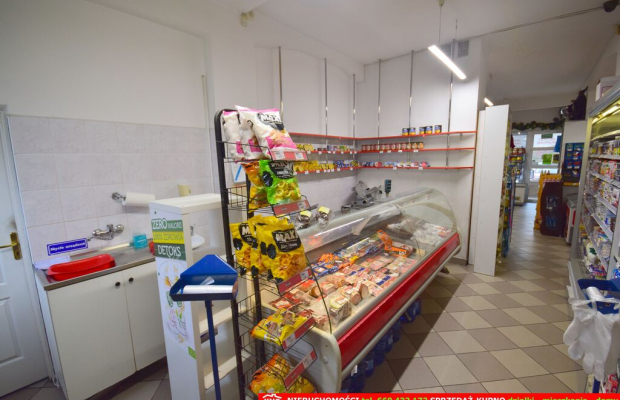 Lokal handlowo-usługowy w świetnej lokalizacji.