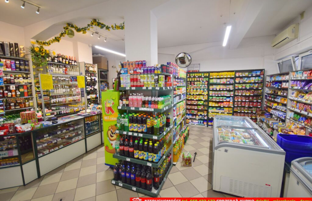 Lokal handlowo-usługowy w świetnej lokalizacji.