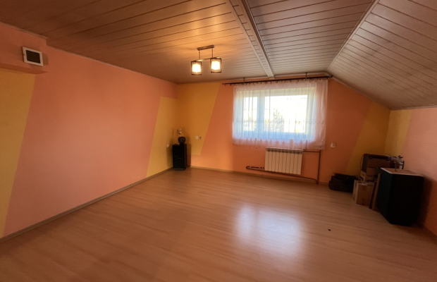 Dom wolnostojący  z częścią handlową w Dęblinie.
