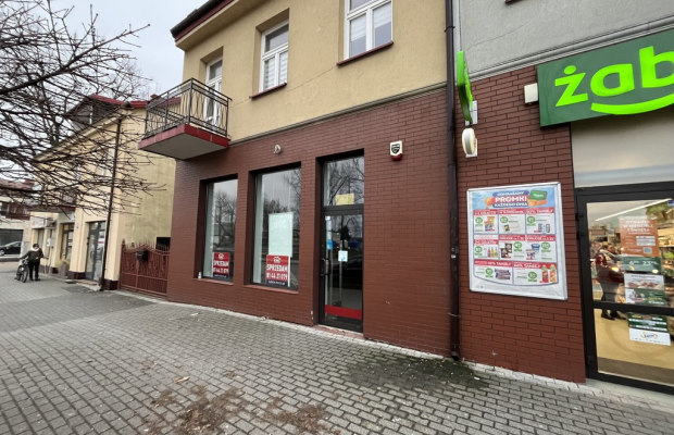 Lokal handlowy 180 m kw.  w centrum Dęblina.