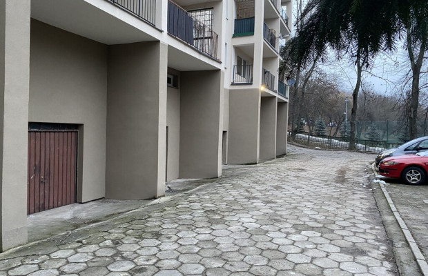 Garaż w budynku ul. Kalinowszczyzna.